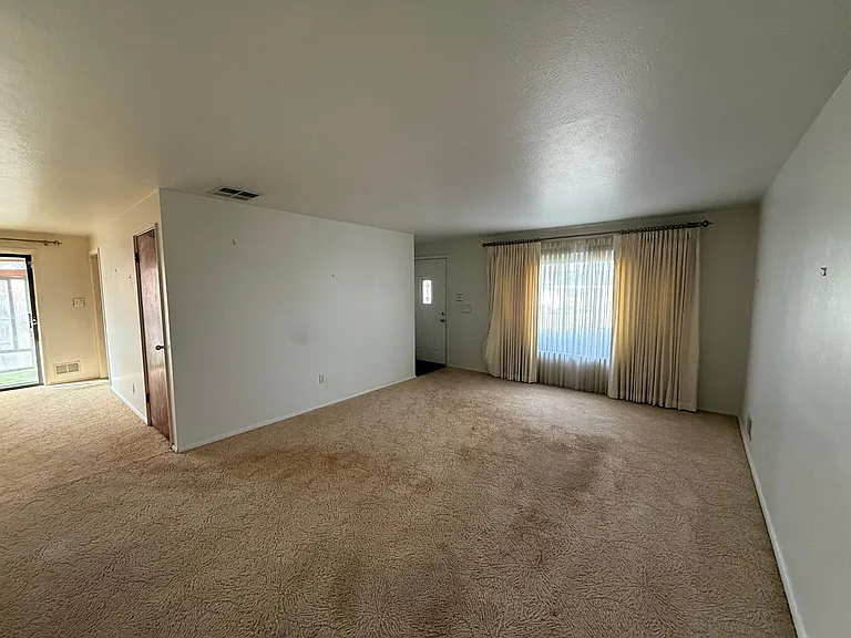 3182 Uvalda St — Photo 5