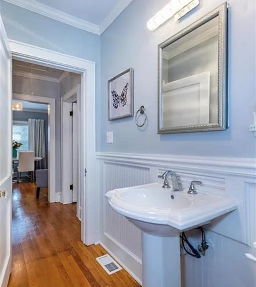 1426 Clermont Ave — Photo 16