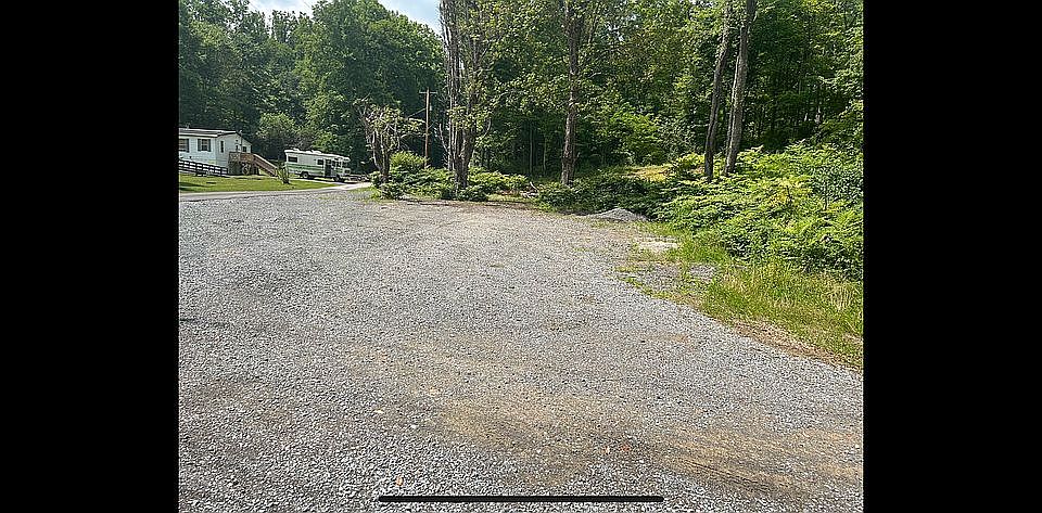 2nd image of 335 Pierce St