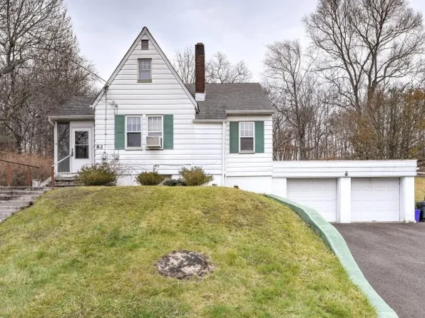 82 Bullens Ave, Totowa Boro, NJ 07470