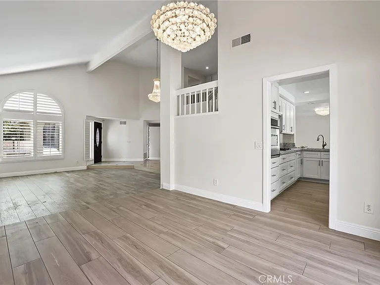 14 Fair Elms — Photo 18