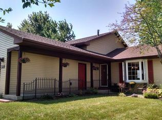 335 Pearson Cir, Naperville, IL 60563