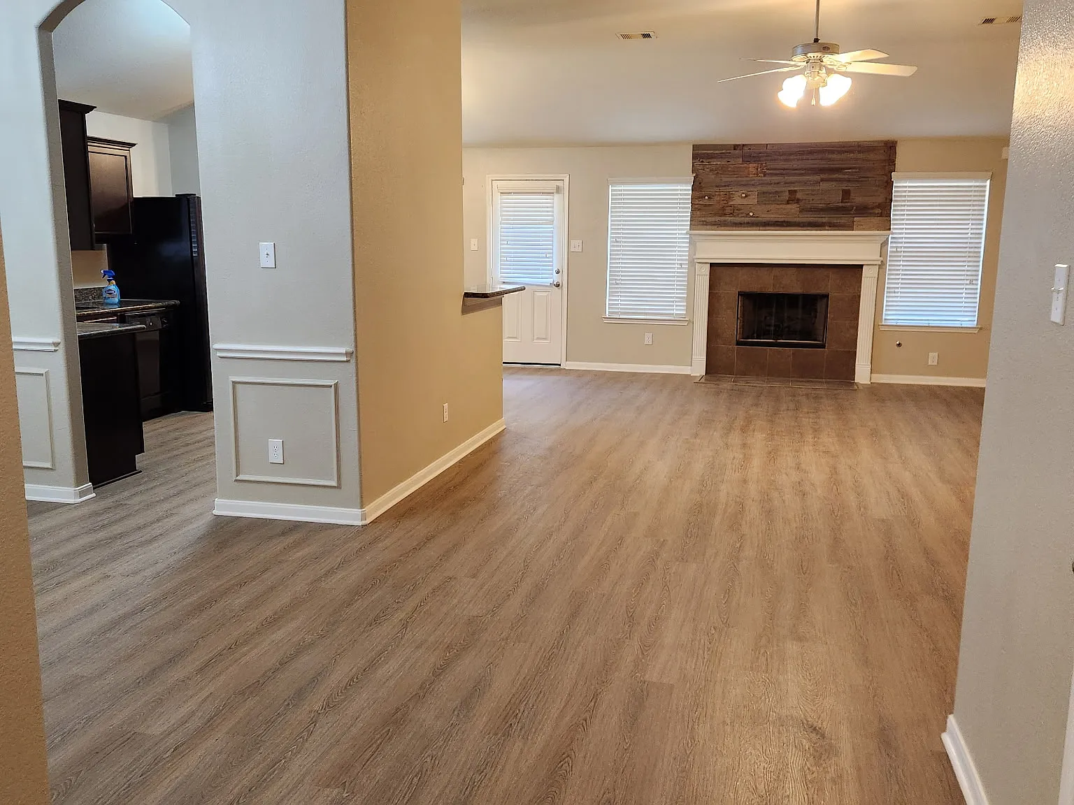948 Oak Glen Dr — Photo 4