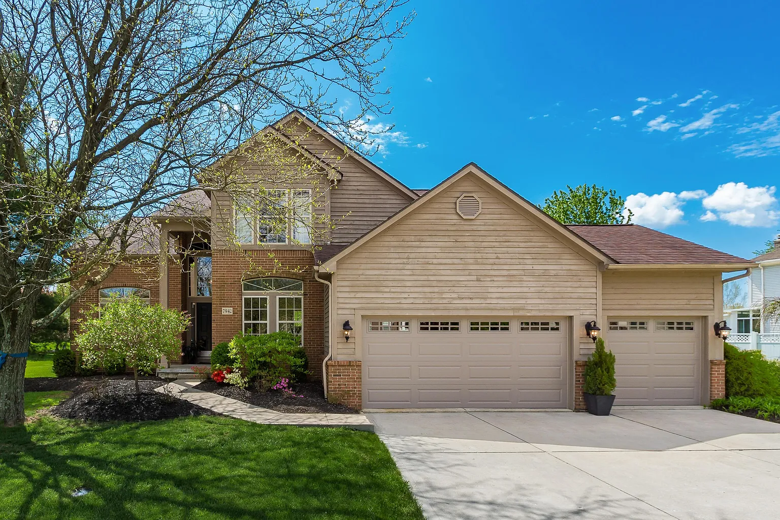 7942 Chateau Ln photo 1