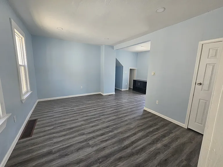 3652 E 47th St — Photo 5