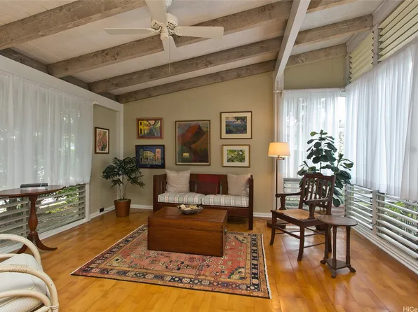 7251 Mokuone St, Honolulu, HI 96825