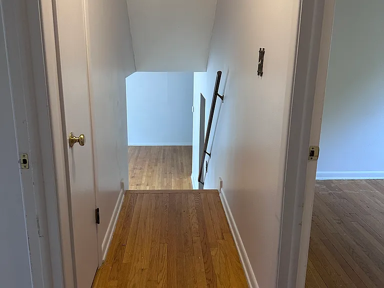 21228 Nottingham Dr — Photo 12