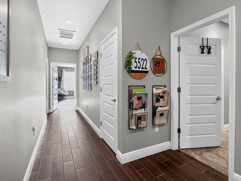 5522 Frontier Dr — Photo 32