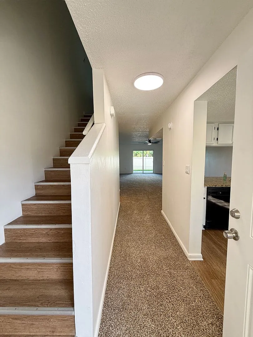3 Story Townhome Split Plan 3/3/1 — Photo 4