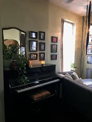 Rented by 50 Stanhope LLC | media 19