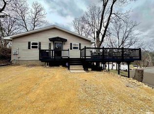 2346 N 11th St, Clinton, IA 52732