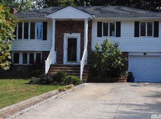 36 Hammond Rd, East Northport, NY 11731