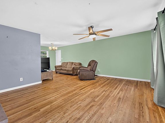 5th image of 3483 Maple Shade Ct