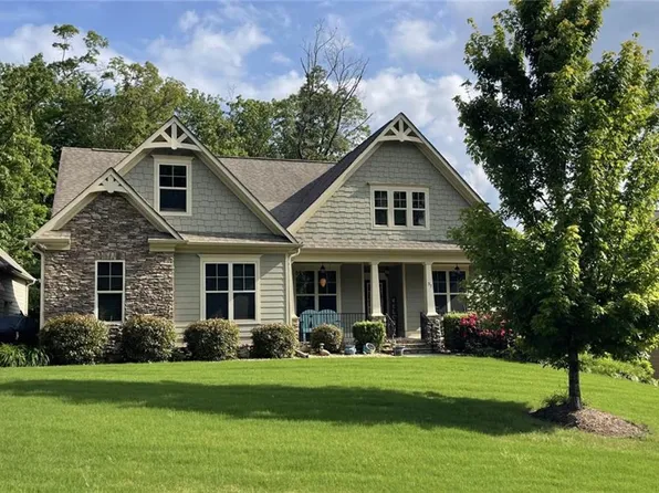 37 Grand Georgian Ct NE, Cartersville, GA 30121
