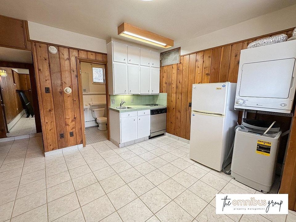 1st image of 800 Glencoe St APT B