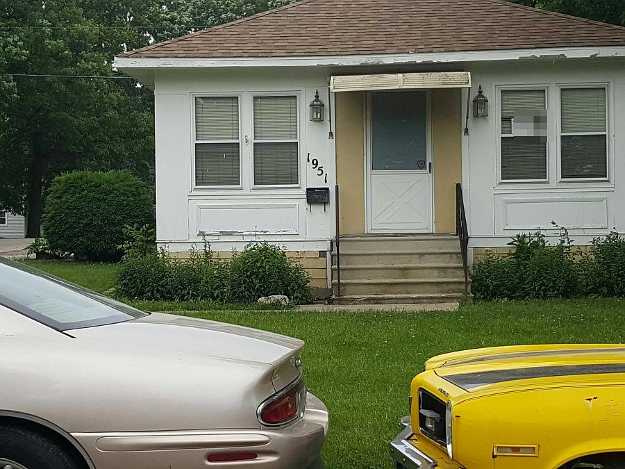 2nd image of 1951 Elgin Ave