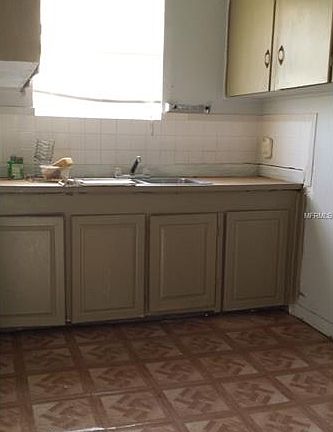 5th image of 3205 E 4th Ave