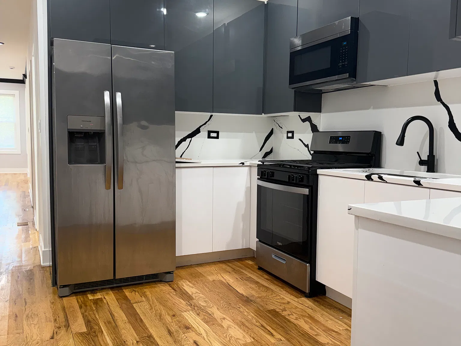 3 bed, $2,500 — Photo 3