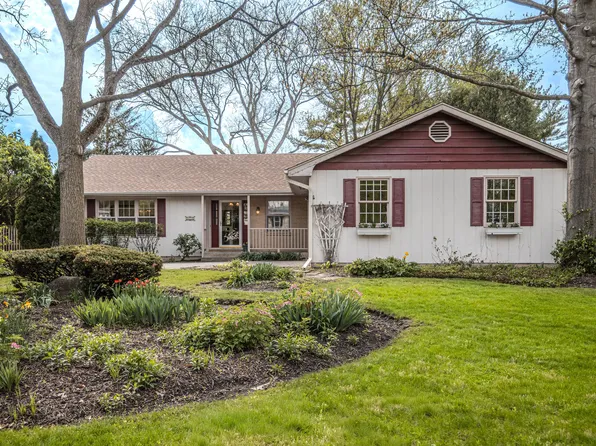 915 S Jefferson St, Batavia, IL 60510