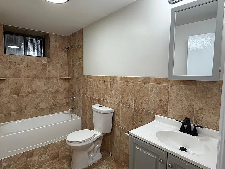 154 S Harrison St #1H — Photo 3