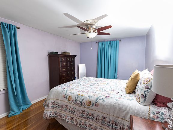 3rd image of 3231 Barker Ave APT 1A