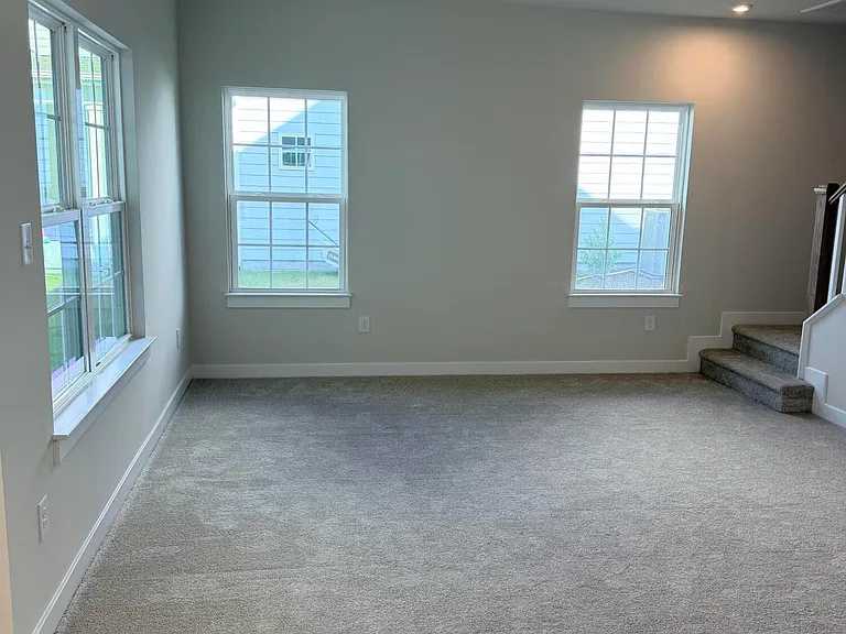 104 Ryker Rd W — Photo 8