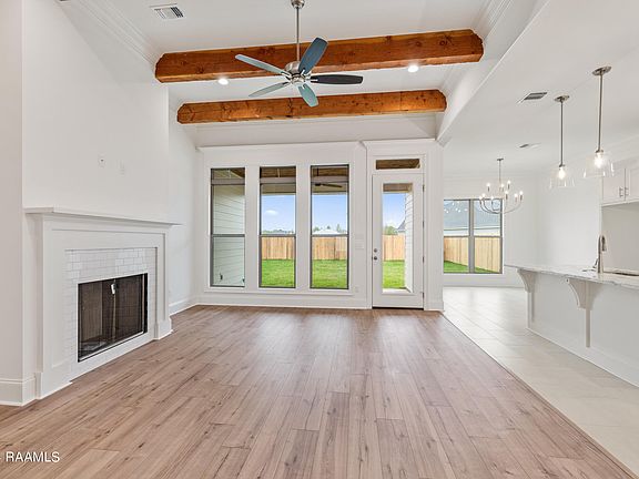4th image of 104 Sun Vista Ln