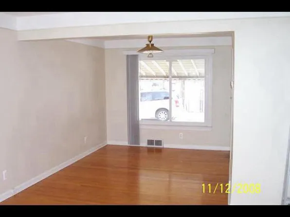 26501 Coolidge Hwy, Oak Park, MI 48237