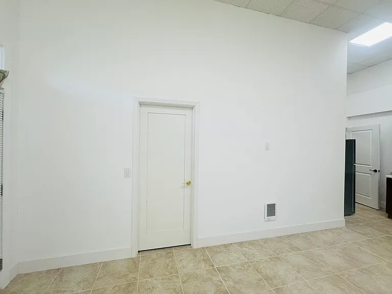301 Grand Ave #106 — Photo 16