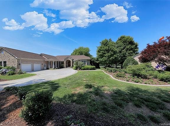 2nd image of 122 Hughes Ln