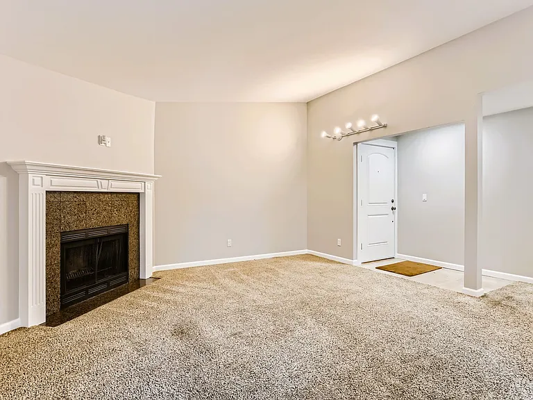14715 SE 24th St #204 — Photo 7