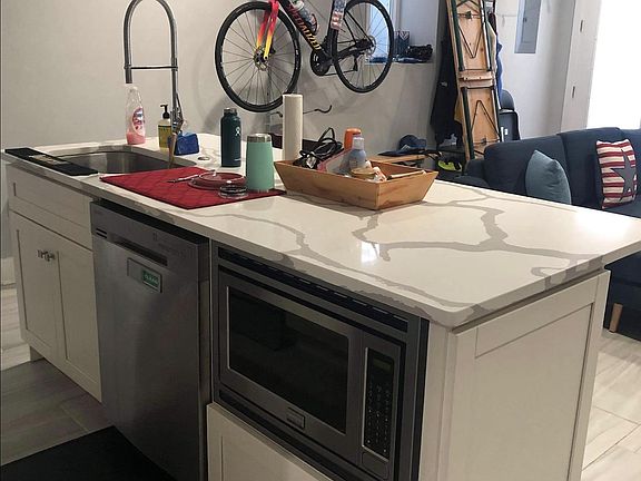 4th image of 549 Park Rd NW Unit 1