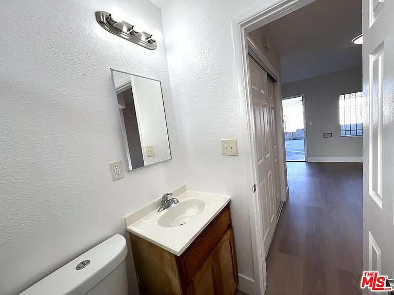 1012 W 109th Pl #1/4 — Photo 11