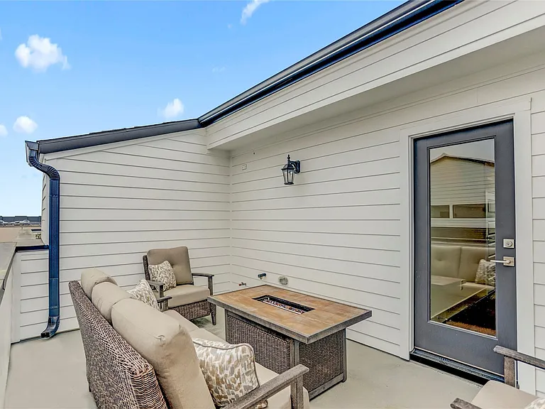 1104 Ennis St — Photo 27
