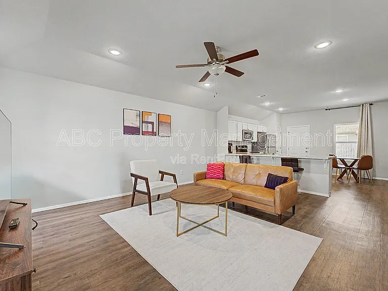 946 E Sparrow Cir — Photo 6