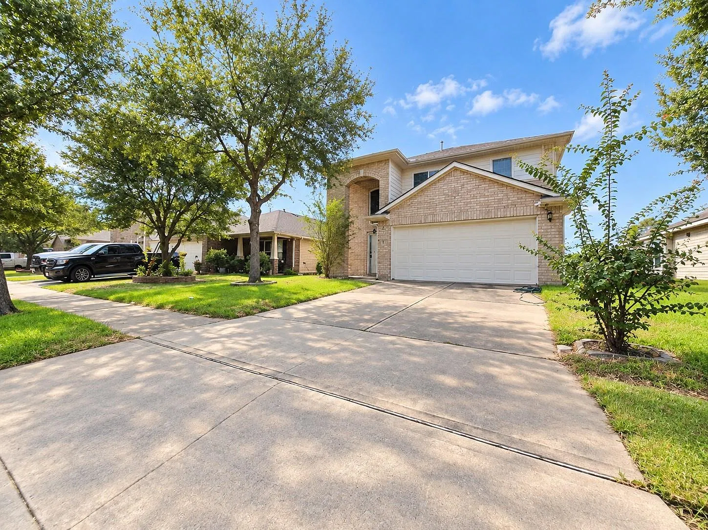 4 bed, 3.0 bath, 2210 sqft, $2,150 — Photo 1
