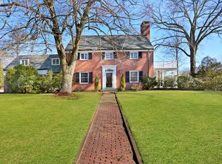 8 Mayo Ave, Greenwich, CT 06830