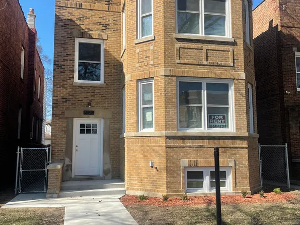 7820 S Champlain Ave, Chicago, IL 60619