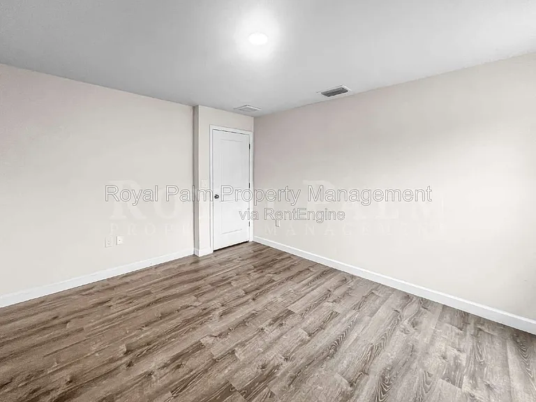 745 Harry Ave S — Photo 27