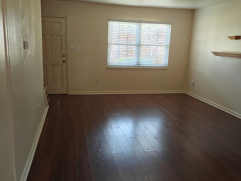 8816 Hunter Ridge Dr — Photo 14