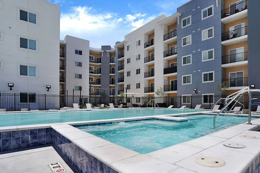 Skyline Peaks Apartments — Photo 2