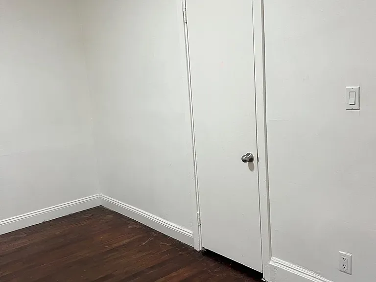 922 Jay St #1B — Photo 7
