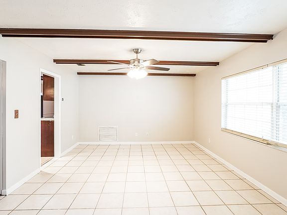 4th image of 3528 Balsam Dr