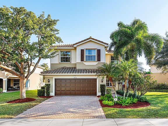 2nd image of 8316 Calabria Lakes Drive