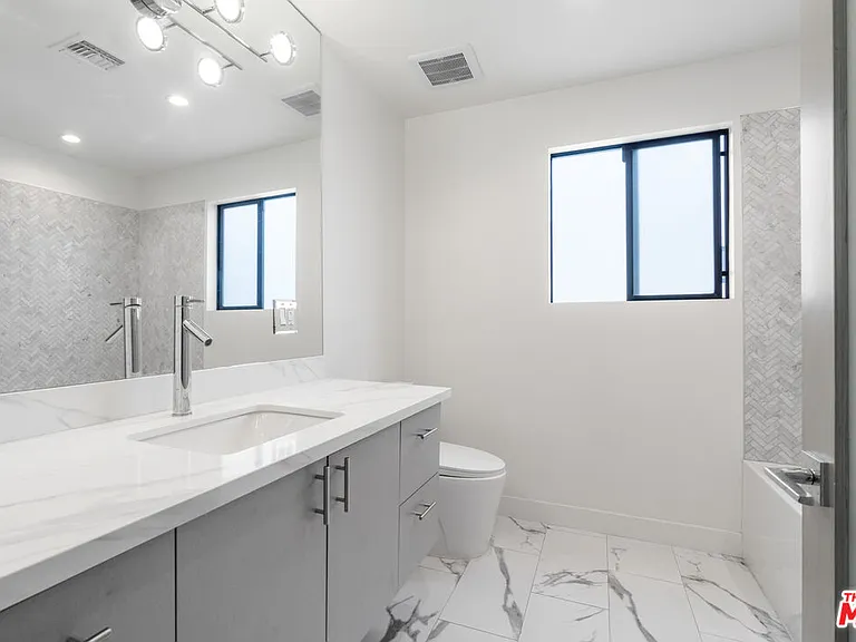 3207 Thatcher Ave — Photo 24