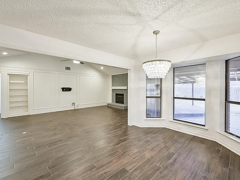 2306 Lovell Ct — Photo 11