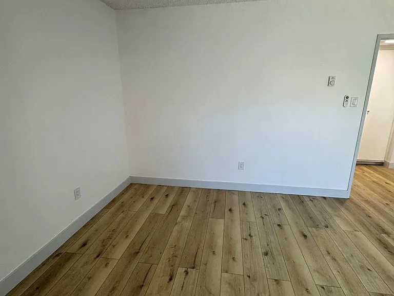 3720 Emerald St — Photo 56