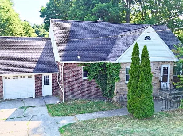 5390 Bay View Rd, Hamburg, NY 14075