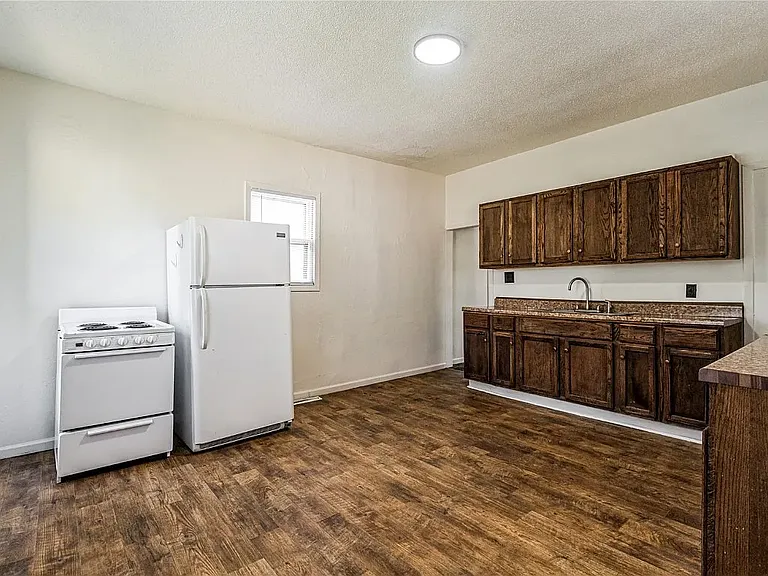 1613 A Ave NE #2 — Photo 10
