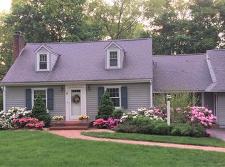 6 Marguerite Rd, Walpole, MA 02081